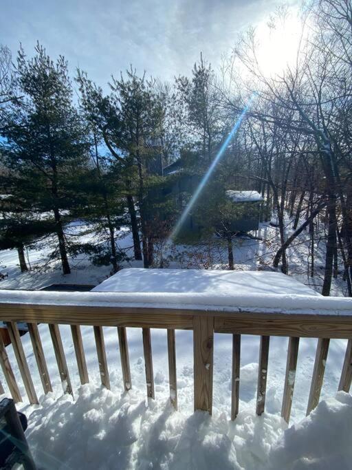 Ambiance - King Bed Cabin, Jetted-Tub & Fireplace Tobyhanna Exterior photo