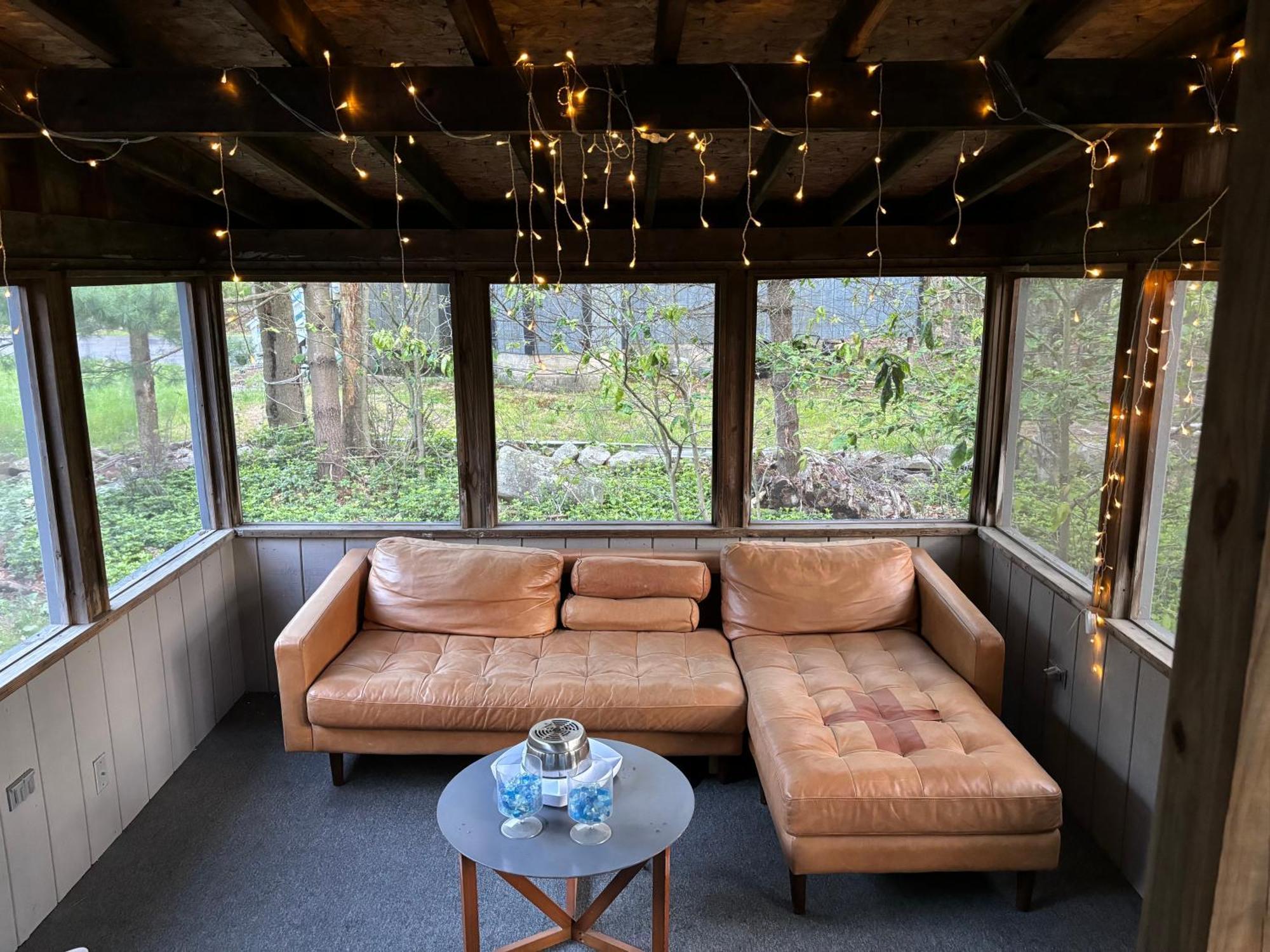 Ambiance - King Bed Cabin, Jetted-Tub & Fireplace Tobyhanna Exterior photo