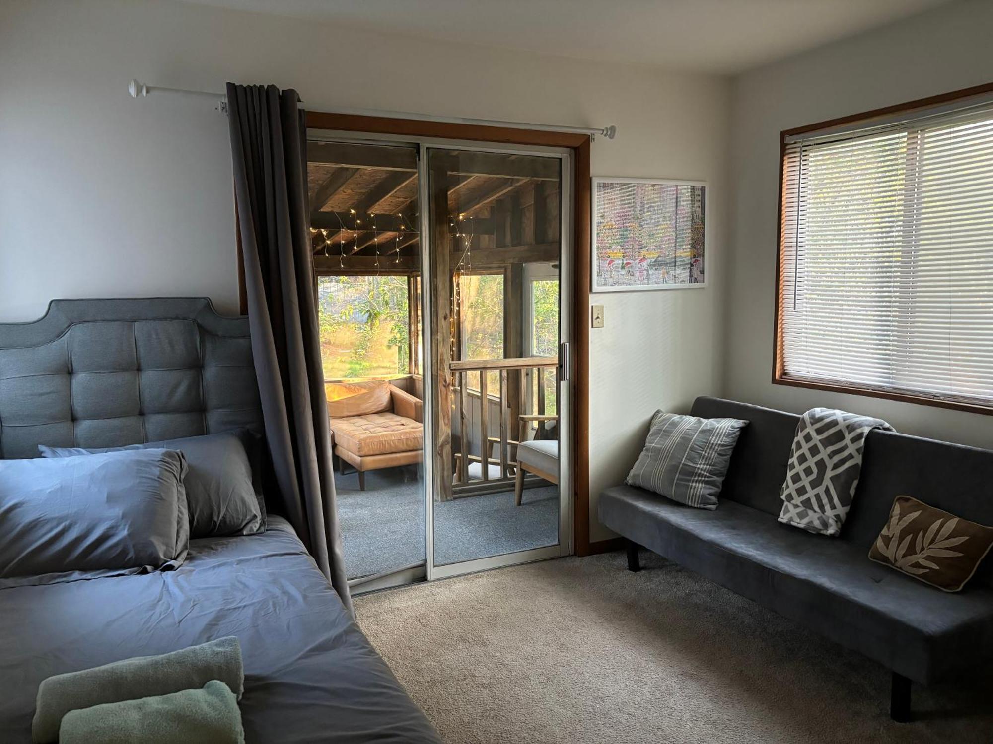 Ambiance - King Bed Cabin, Jetted-Tub & Fireplace Tobyhanna Exterior photo